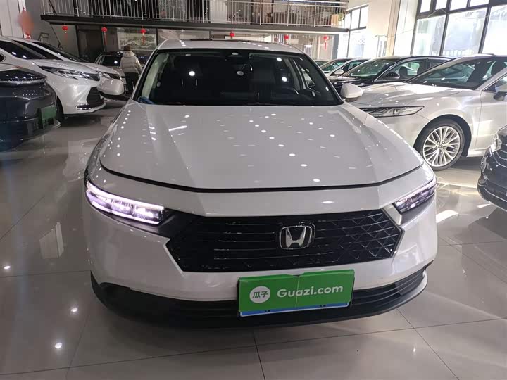 Фото 3 - Honda Accord