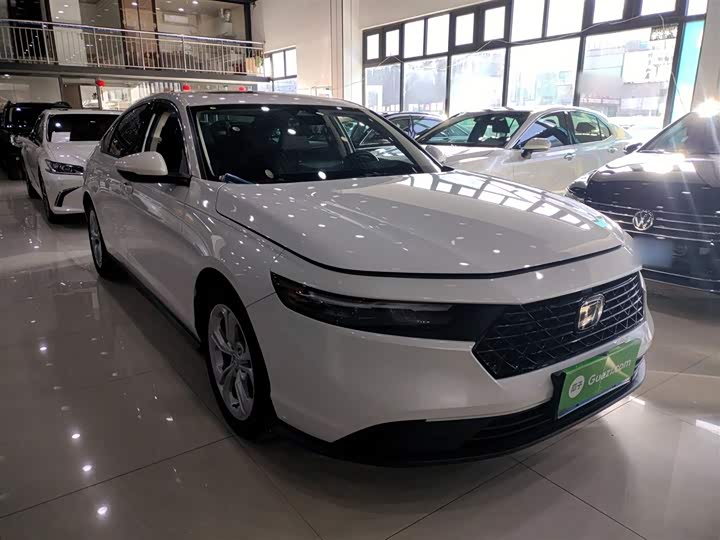 Фото 4 - Honda Accord