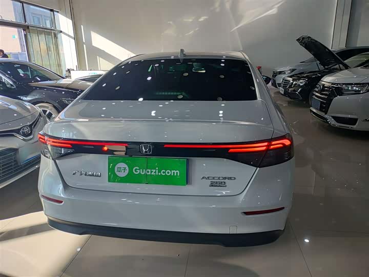 Фото 6 - Honda Accord