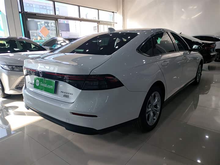 Фото 7 - Honda Accord