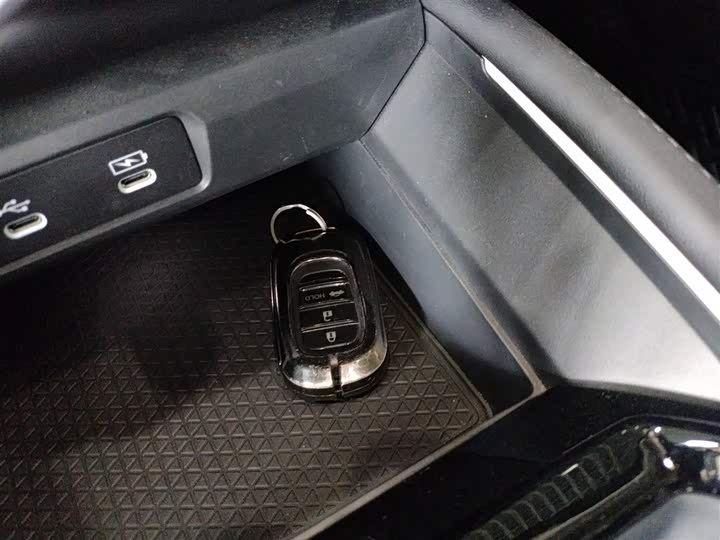 Фото 9 - Honda Accord