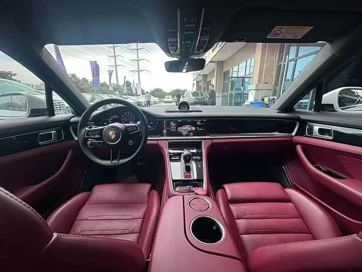 Фото 5 - Porsche Panamera