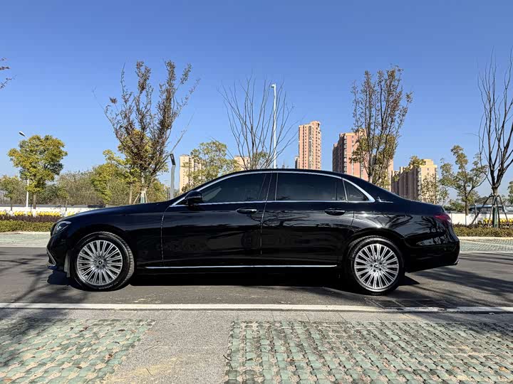 Фото 4 - Mercedes-Benz E-Class