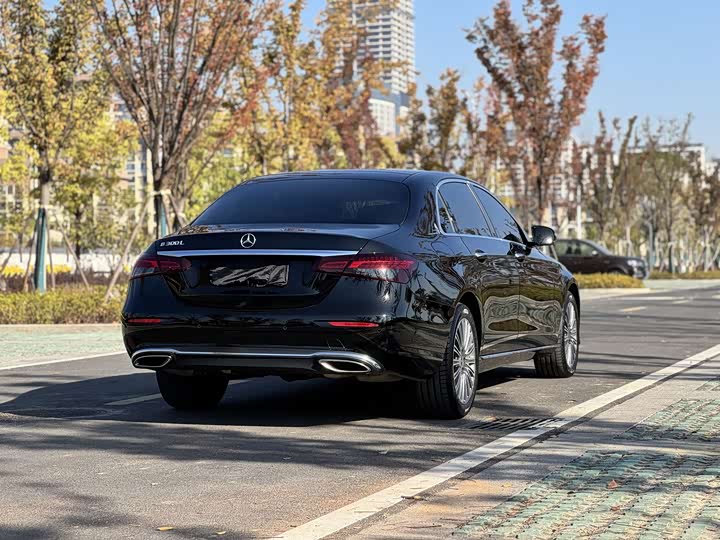 Фото 7 - Mercedes-Benz E-Class