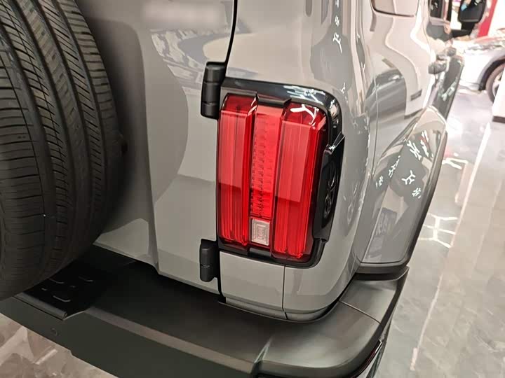 Фото 8 - Tank 300