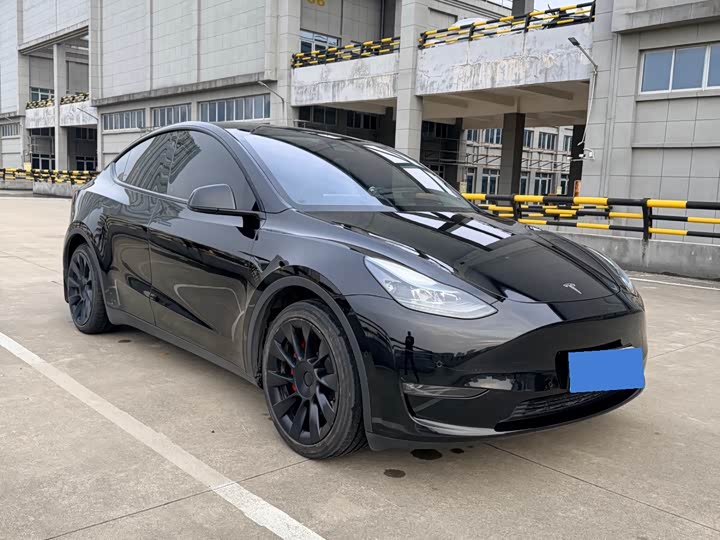 Фото 3 - Tesla Model Y