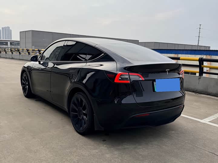 Фото 6 - Tesla Model Y