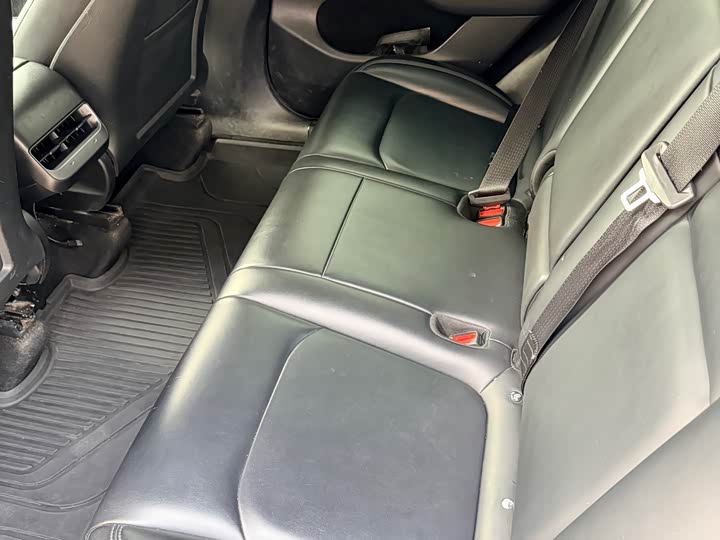 Фото 9 - Tesla Model Y