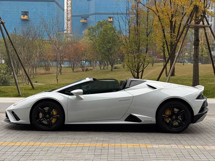 Фото 6 - Lamborghini Huracán