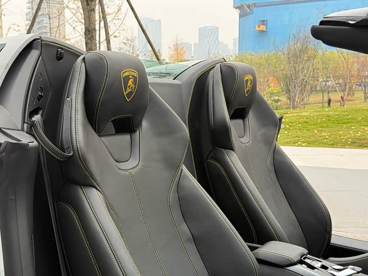 Фото 8 - Lamborghini Huracán