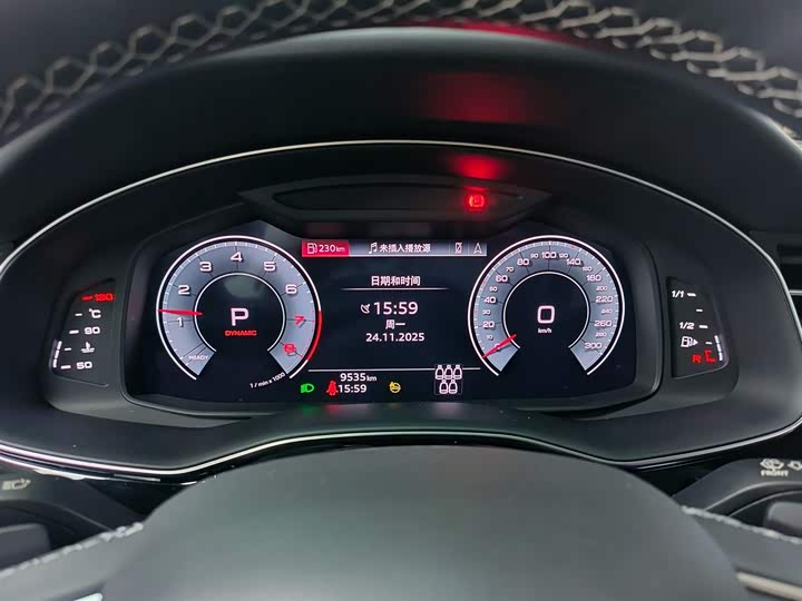 Фото 10 - Audi Q7