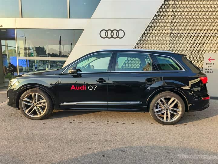 Фото 3 - Audi Q7