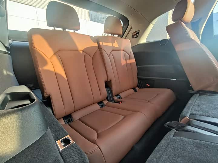 Фото 7 - Audi Q7