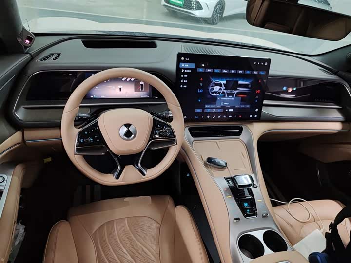 Фото 12 - Denza N7