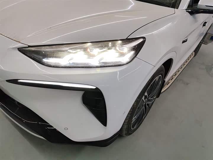 Фото 15 - Denza N7