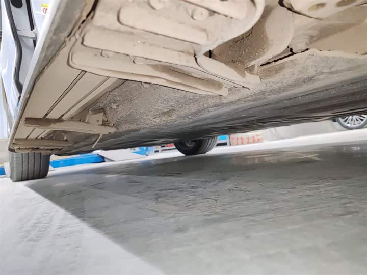 Фото 16 - Denza N7