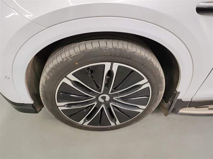 Фото 25 - Denza N7