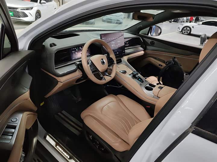 Фото 7 - Denza N7