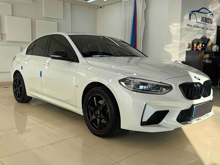 Фото 3 - BMW 1 Series