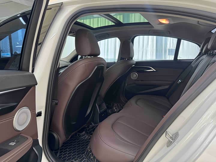 Фото 8 - BMW 1 Series