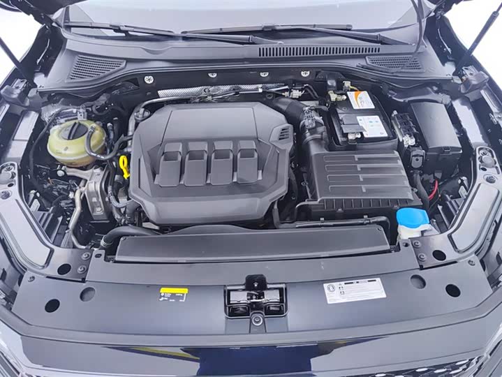 Фото 10 - Volkswagen Passat