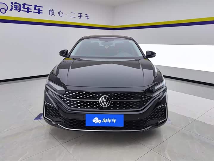 Фото 2 - Volkswagen Passat