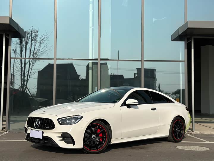 Фото 1 - Mercedes-Benz E-Class