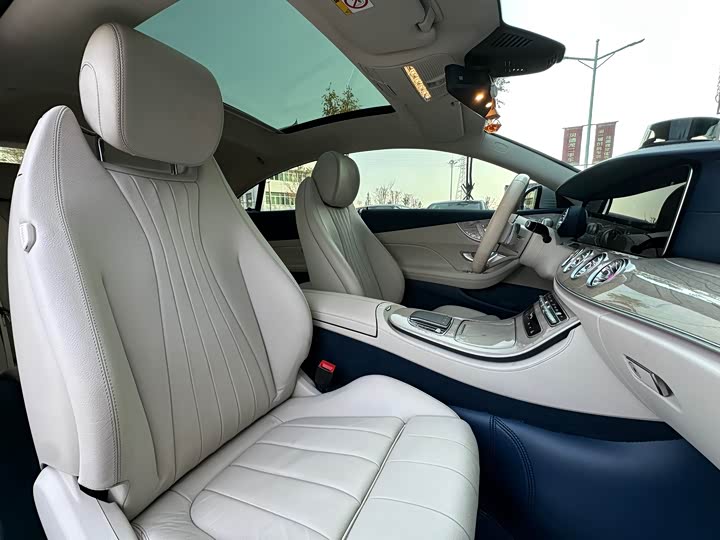 Фото 14 - Mercedes-Benz E-Class