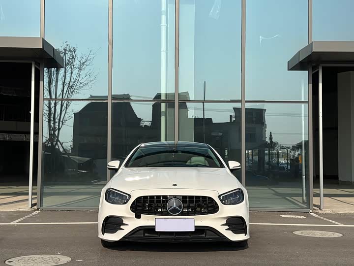 Фото 2 - Mercedes-Benz E-Class