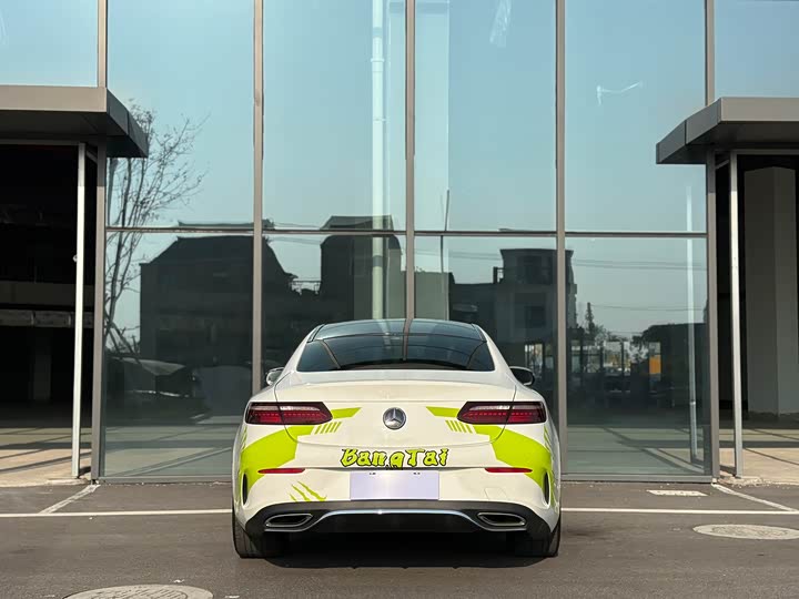 Фото 4 - Mercedes-Benz E-Class