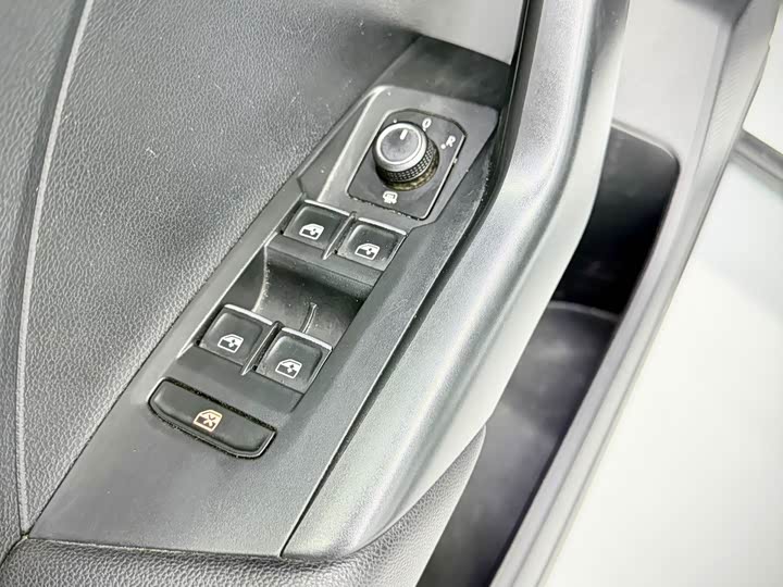 Фото 10 - Volkswagen Tacqua