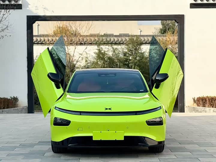 Фото 2 - XPeng P7