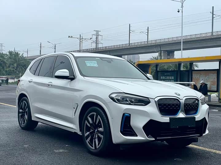Фото 3 - BMW iX3