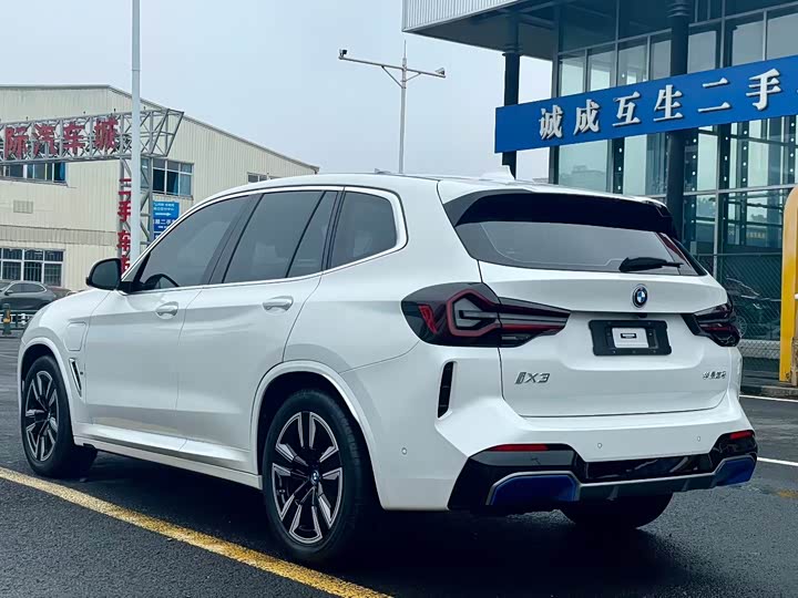 Фото 4 - BMW iX3