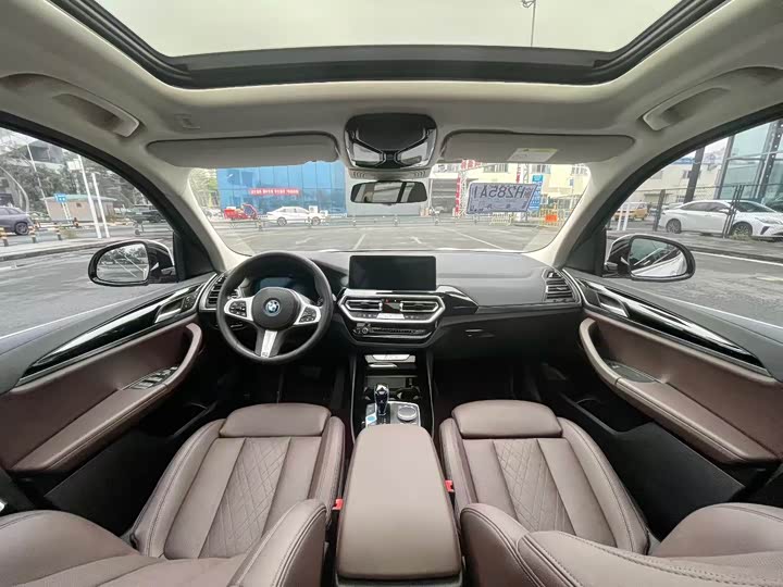 Фото 8 - BMW iX3