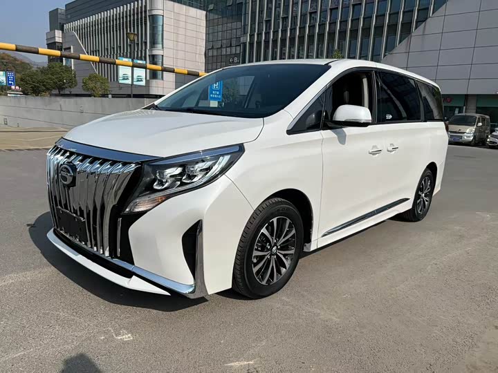 Фото 2 - GAC Trumpchi M8