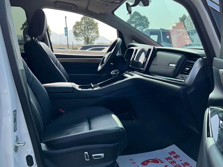 Фото 8 - GAC Trumpchi M8