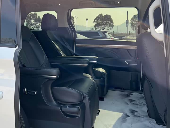 Фото 9 - GAC Trumpchi M8