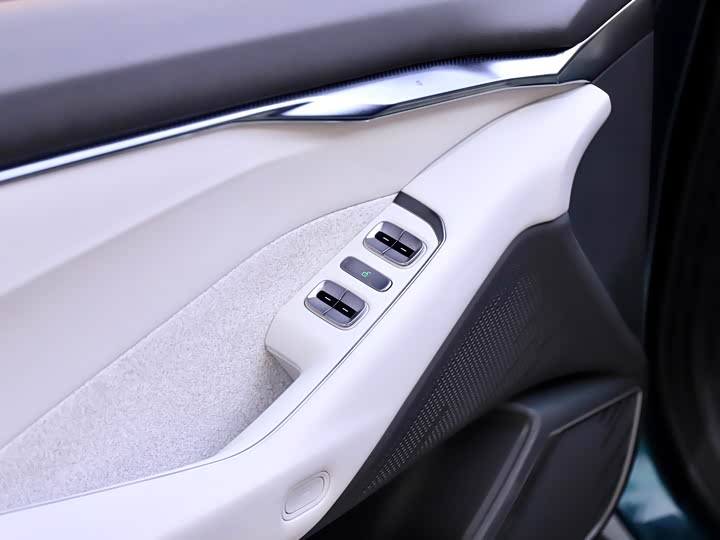 Фото 14 - XPeng P7