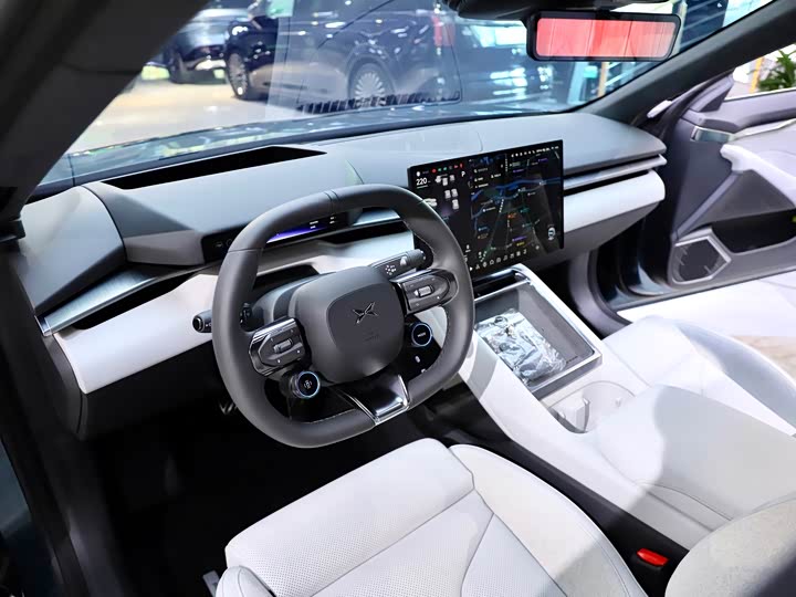 Фото 16 - XPeng P7