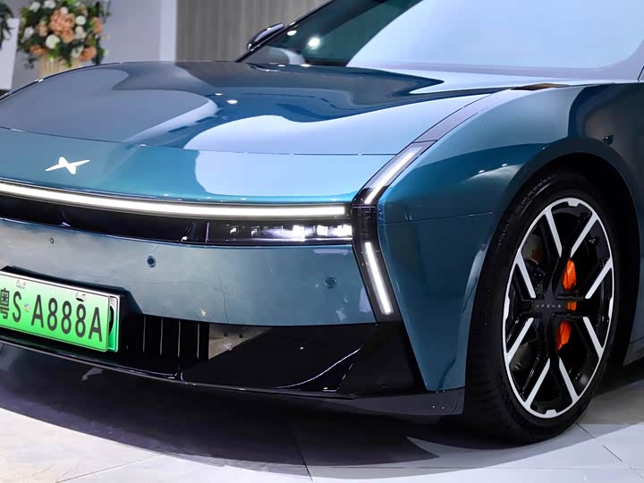 Фото 8 - XPeng P7