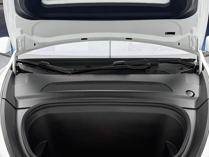 Фото 13 - Tesla Model Y