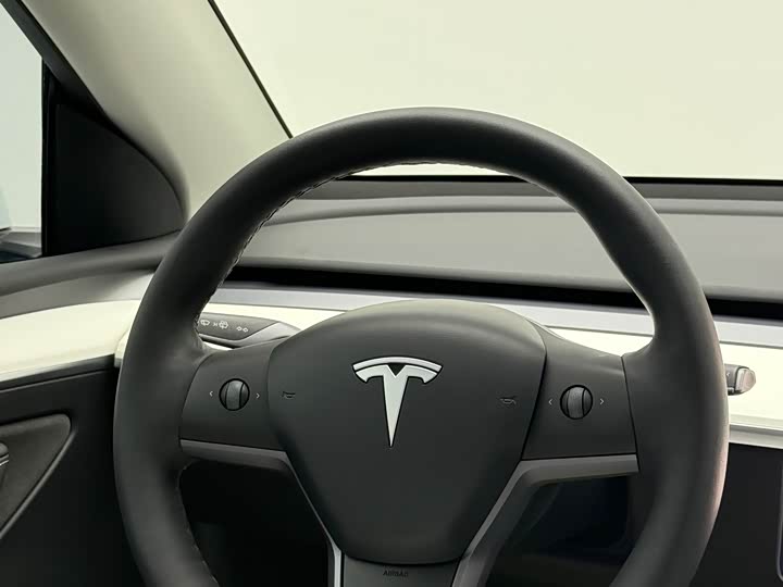 Фото 18 - Tesla Model Y