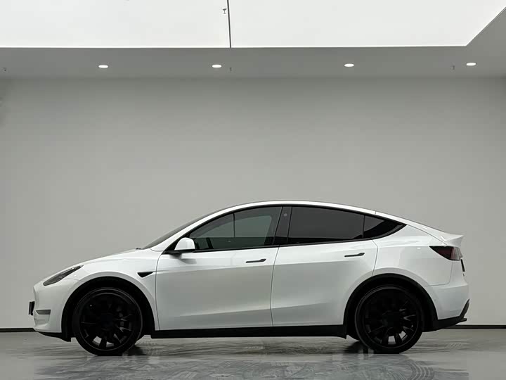 Фото 20 - Tesla Model Y
