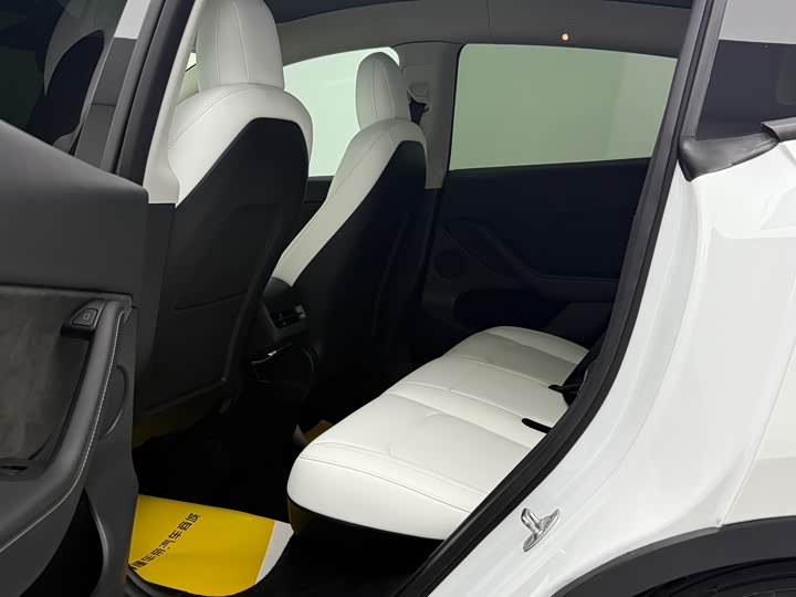 Фото 8 - Tesla Model Y