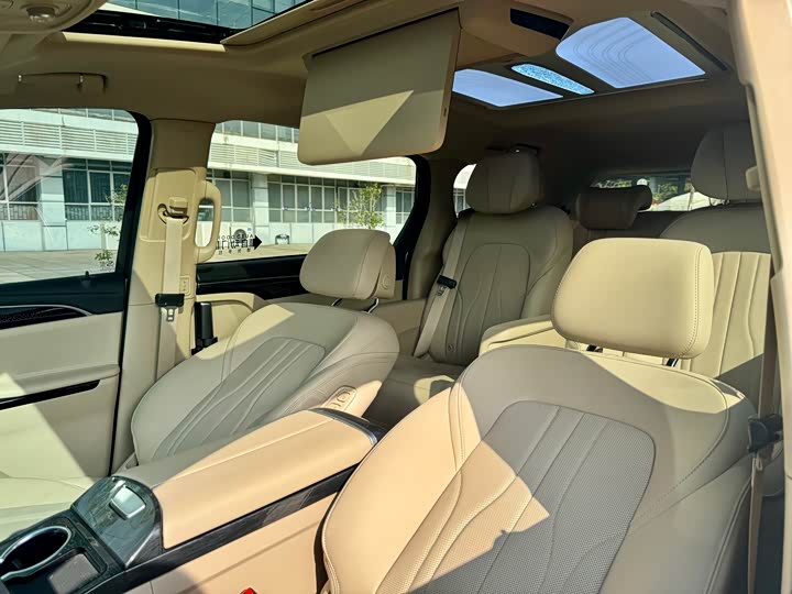 Фото 11 - Buick GL8 Hybrid