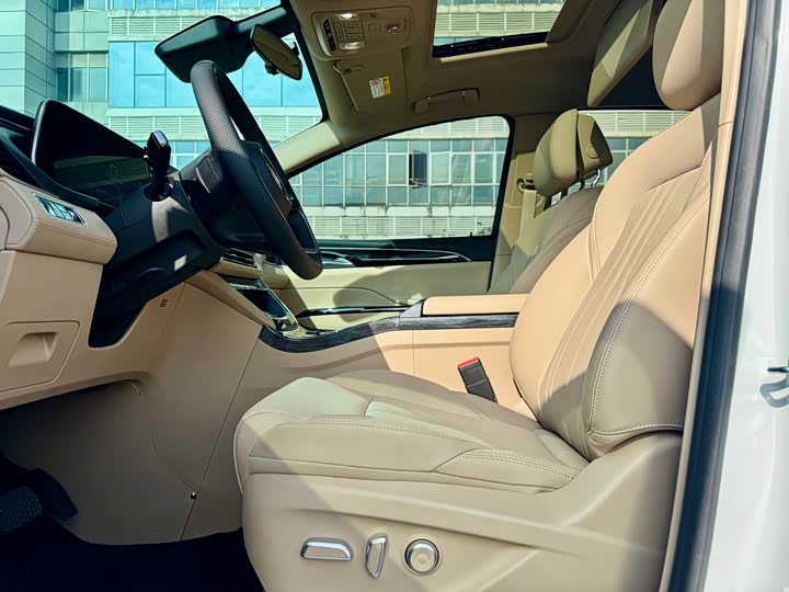 Фото 12 - Buick GL8 Hybrid