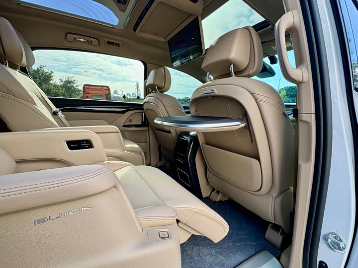 Фото 16 - Buick GL8 Hybrid