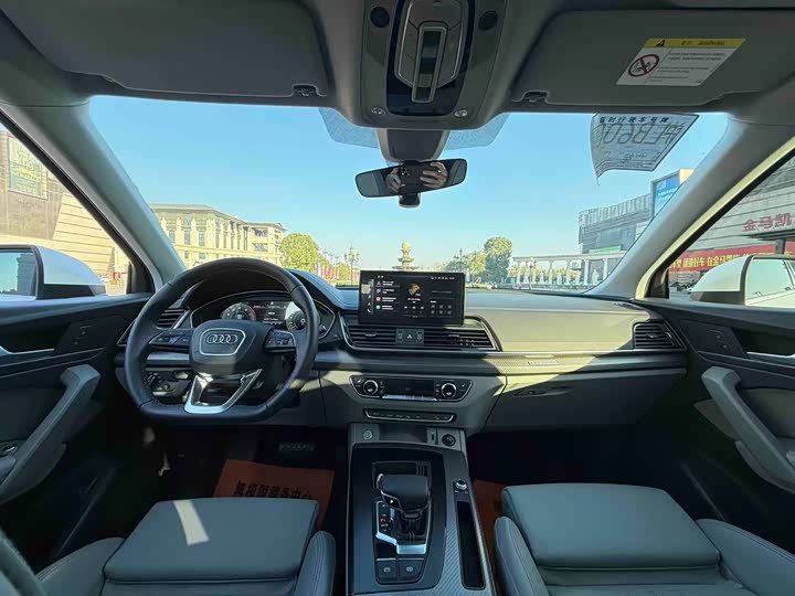 Фото 12 - Audi Q5L