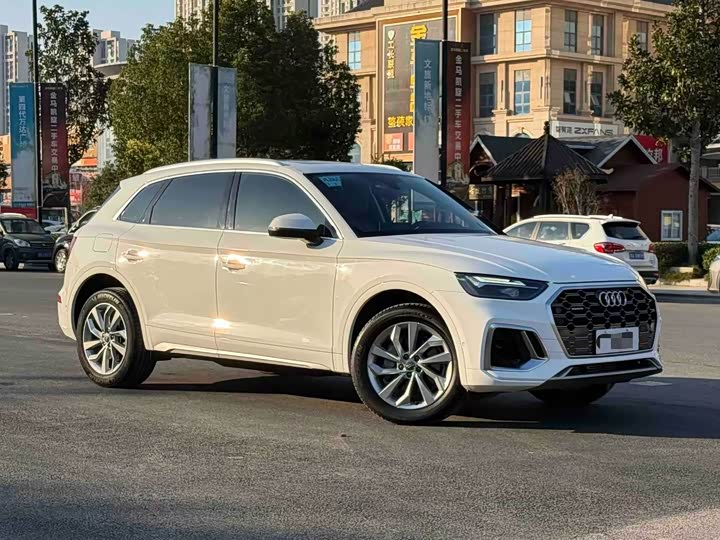 Фото 4 - Audi Q5L